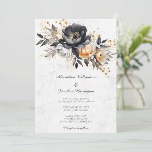 Black & Gold Peonings auf Marmorhochzeit Einladung (Stehend Vorderseite)