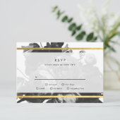 Black Gold Rose Bouquet Wedding RSVP Card Karte (Stehend Vorderseite)
