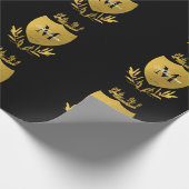 Black & Gold Royal Emblem Shield Monogram Geschenkpapier (Ecke)