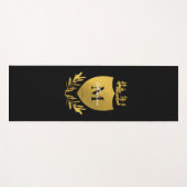 Black & Gold Royal Emblem Shield Monogram Yogamatte (Vorderseite (Horizontal))