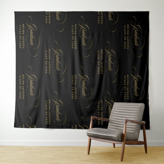 "Black & Gold Script Step & Repeat Graduation Part Wandteppich (Beispiel (Horizontal))