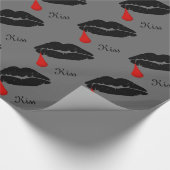 Black Goth Vampire Kiss Wrapping Paper Geschenkpapier (Ecke)
