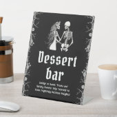 Black Gothic Halloween Skeleton Dessert Bar Sign Sockelschild (In SItu)