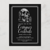 Black Gothic Skull Whiskey Halloween-Party Postkarte (Vorderseite)