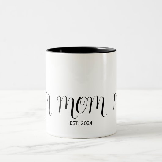 Black Graceful Script Established New Mom Zweifarbige Tasse (Mittel)