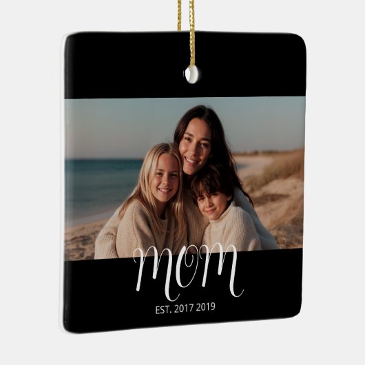 Black Graceful Script Mom Established Photo Keramikornament (Rechts)