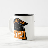 Black Grad Cap Orange Klasse 2024 Zweifarbige Tasse (Vorderseite Links)