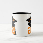 Black Grad Cap Orange Klasse 2024 Zweifarbige Tasse (Mittel)