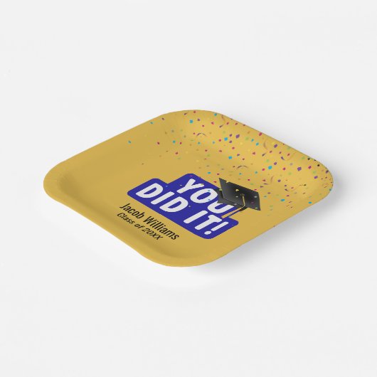 Black Graduation Cap with Confetti Pappteller (Gewinkelt)