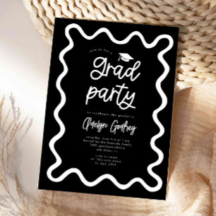 Black Graduation Party mit der Hand Drawn Squiggly Einladung