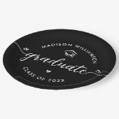 Black Graduation White Modern Script Hearts Cap Pappteller (Schrägansicht)