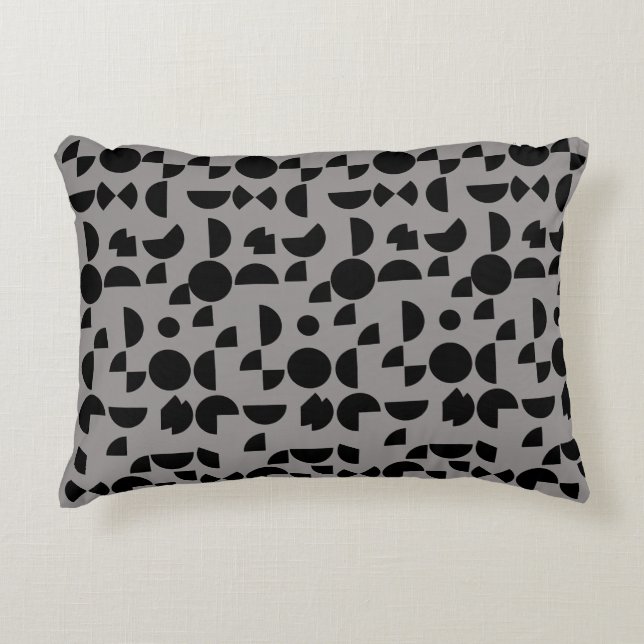 Black Gray Modern Elegantes geometrisches Tribal Dekokissen (Vorderseite)