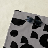 Black Gray Modern Elegantes geometrisches Tribal Strandtuch (Beispiel)
