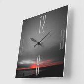 Black Gray Red Sunrise Quadratische Wanduhr (Winkel)