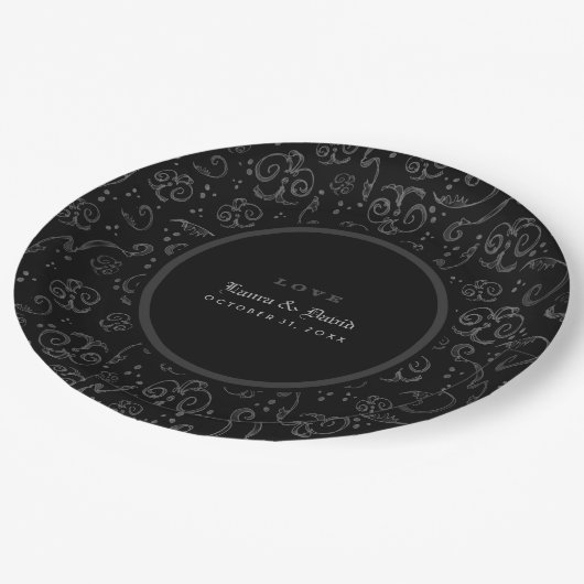 Black Gray & White Halloween Matching Wedding Pappteller (Schrägansicht)