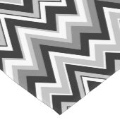 Black Gray & White Zigzag Zickzack Mittelgroßer Tischläufer (Ecke)