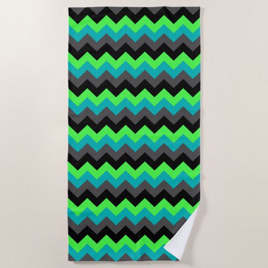 Black Green Ombre Chevrons Beach Towel Strandtuch (Vorderseite)