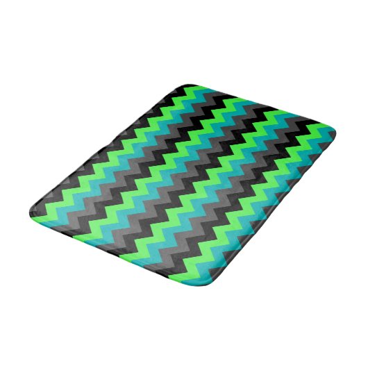 Black Green Ombre Chevrons Medium Bath Mat Badematte (Schrägansicht)