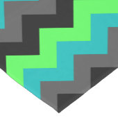 Black Green Ombre Chevrons Medium Table Runner Mittelgroßer Tischläufer (Ecke)