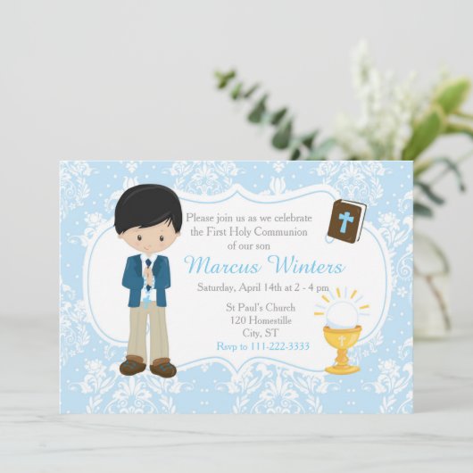 Black Hair Boy Erste Kommune Damask Einladung (Stehend Vorderseite)