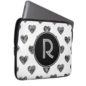 Black Hearts Doodles Monogram Laptop Sleeve (Vorne Rechts)