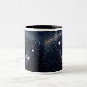 Black Hole Einstein Ring NASA Zweifarbige Tasse (Mittel)
