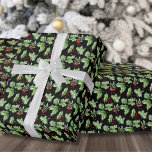 Black Holly Christmas Geschenkpapier<br><div class="desc">Ein festliches und elegantes Verpackungspapier mit einem Aquarellmuster aus heiligen Beeren und Blätter in klassischem Grün, Rot und Schwarz. Sie können den Hintergrund in eine beliebige Farbe ändern, um Ihr Urlaubsthema Anzug. Dieses Design ist ideal, um Ihren Weihnachtsgeschenken eine fröhliche Touch zu verleihen und kann im Allgemeinen für Winteranlässe verwendet...</div>