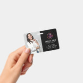 Black ID Card | Moderner Minimalistischer Mitarbei Ausweis (Handheld)