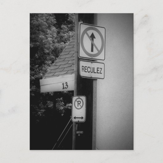 Black in White Street signalisiert Moderne Kunst z Postkarte (Vorderseite)