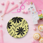 Black Ink Daisies Yellow Boho Brautparty Pappteller (Party)