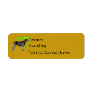 Black Irish Wolfhound mit grünem Herz-Label