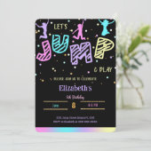 Black Jump Birthday Einladung (Stehend Vorderseite)