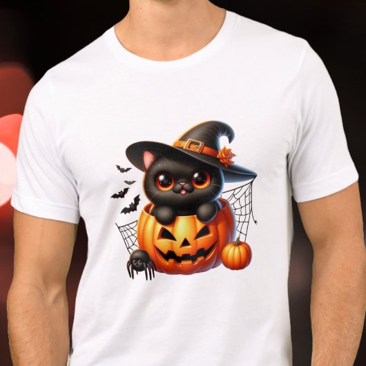 Black Kitten in einem Halloween-Kürbis Tri-Blend Shirt
