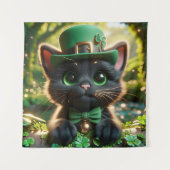 Black Kitten in Green St. Patrick's Day Attraktion Wandteppich (Vorderseite)