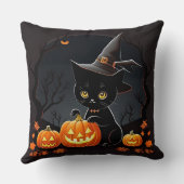 Black Kitten in Hexenhut Amid Halloween Pumpkins Kissen (Rückseite)