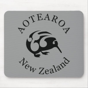 Black KIWI mit Koru Mousepad