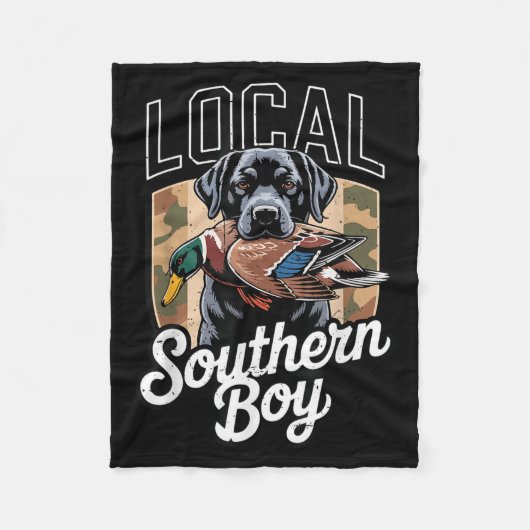 Black Lab Dog Local Southern Boy Camo Duck Hunting Fleecedecke (Vorderseite)