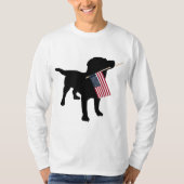 Black Lab Hund Holding 4. Juli Patriotic USA Flag T-Shirt (Vorderseite)