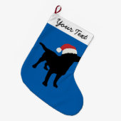 Black Lab Hund mit Weihnachts-Weihnachtsmannmütze Großer Weihnachtsstrumpf (Vorderansicht (hängend))