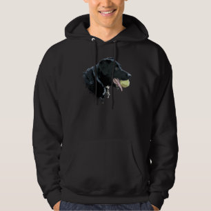Black Labrador am Strand mit Tennisball Hoodie