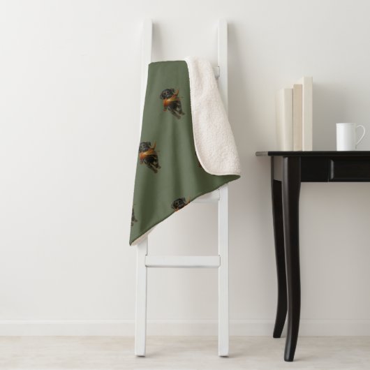 Black Labrador and Pheasant Sherpa Blanket Sherpadecke (Beispiel)