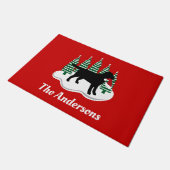 Black Labrador Christmas Evergreen Trees Fußmatte (Schrägansicht)