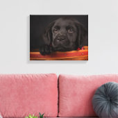 Black Labrador Retriever Puppy in Basketball Leinwanddruck (Insitu (Wohnzimmer))