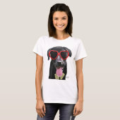 Black Labrador With Heart Sunglasses T-Shirt (Vorne ganz)