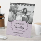 Black Lace on Soft Lavender Custom Wedding Sockelschild (In Situ)