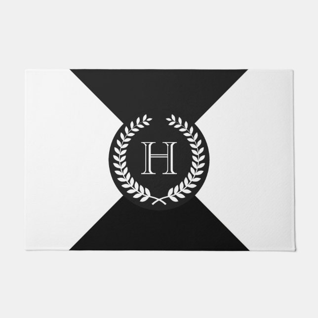 Black Laurel Wreath Monogram Fußmatte (Vorderseite)