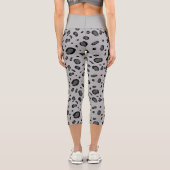 Black Leopard Pattern On Grey Capri Leggings (Rückseite)