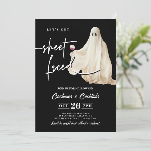 Black Let's Get Sheet Faced Funny Halloween Einladung (Stehend Vorderseite)
