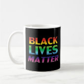 Black Lives Materie Regenbogentypografie schwarz Kaffeetasse (Links)