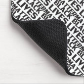 Black Lives Matt White Black Typografy Muster Mousepad (Ecke)
